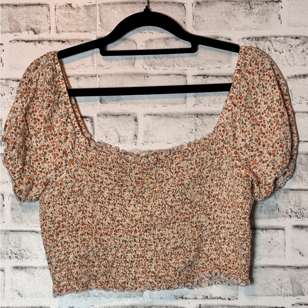 Aerie Tan and Brown Puffed‎ Crop Blouse size M floral print